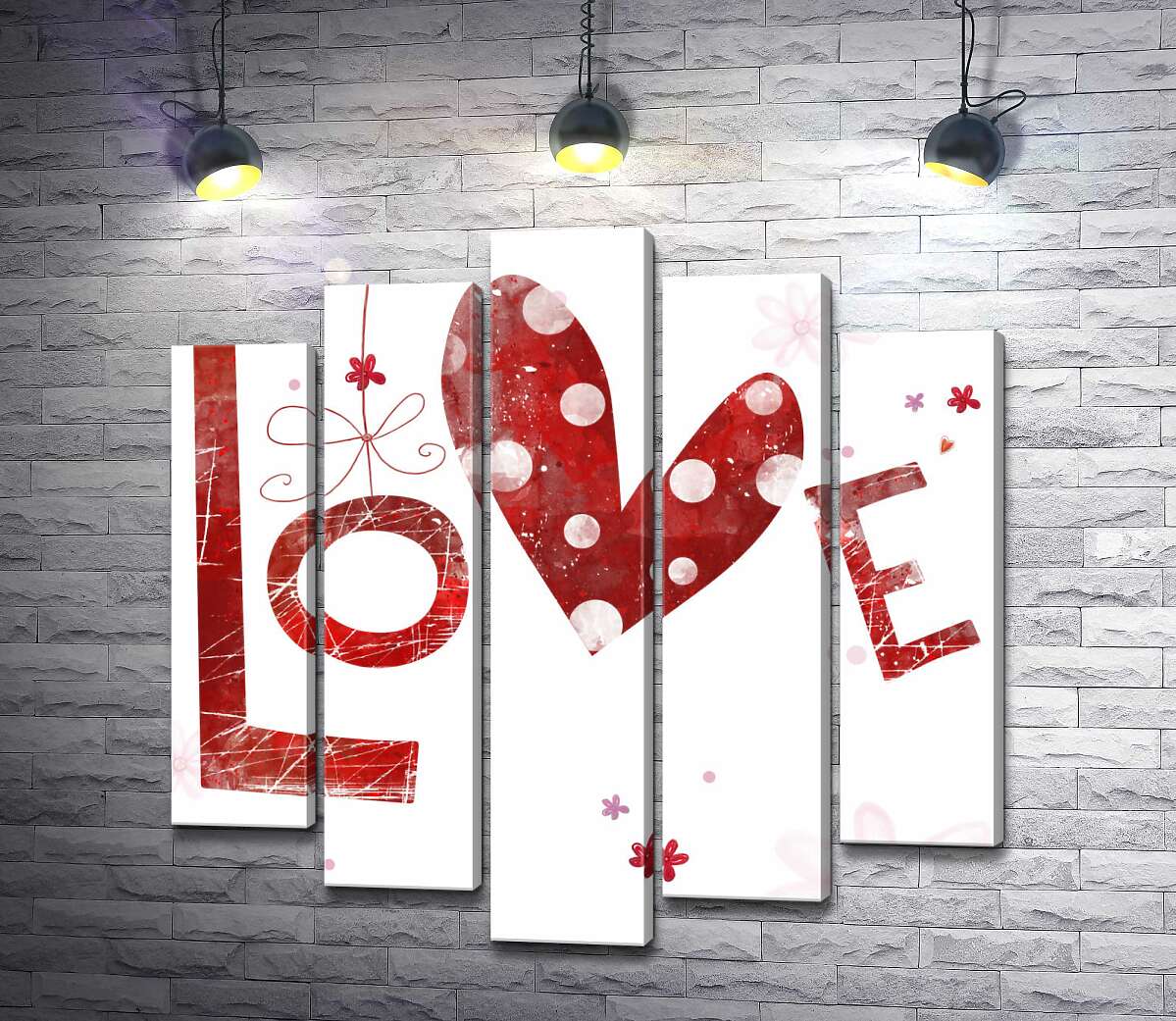 модульна картина Плямисте сердечко прикрашає напис "love" (Модуль №4)