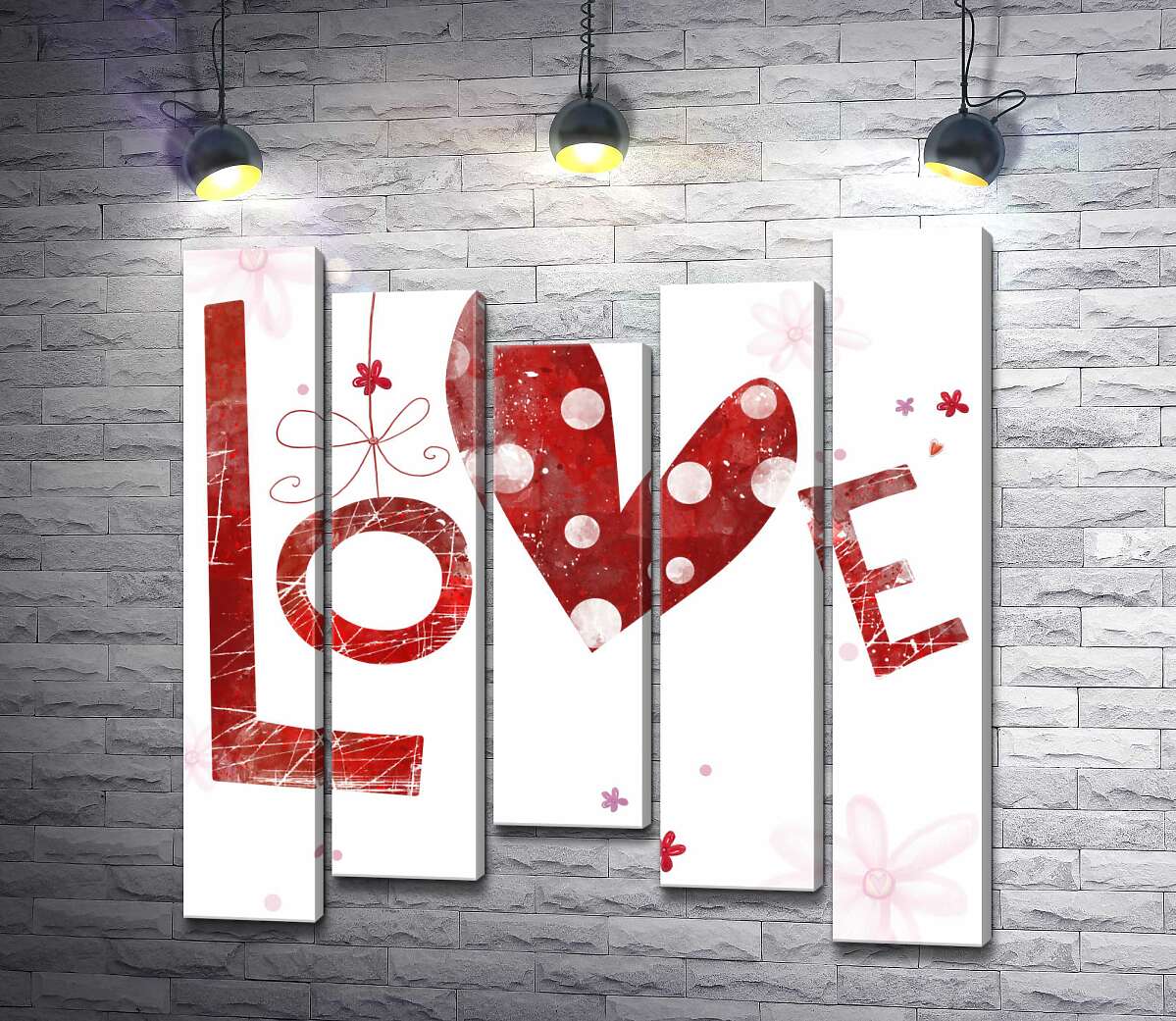 модульная картина Пятнистое сердечко украшает надпись "love" (Модуль №27)