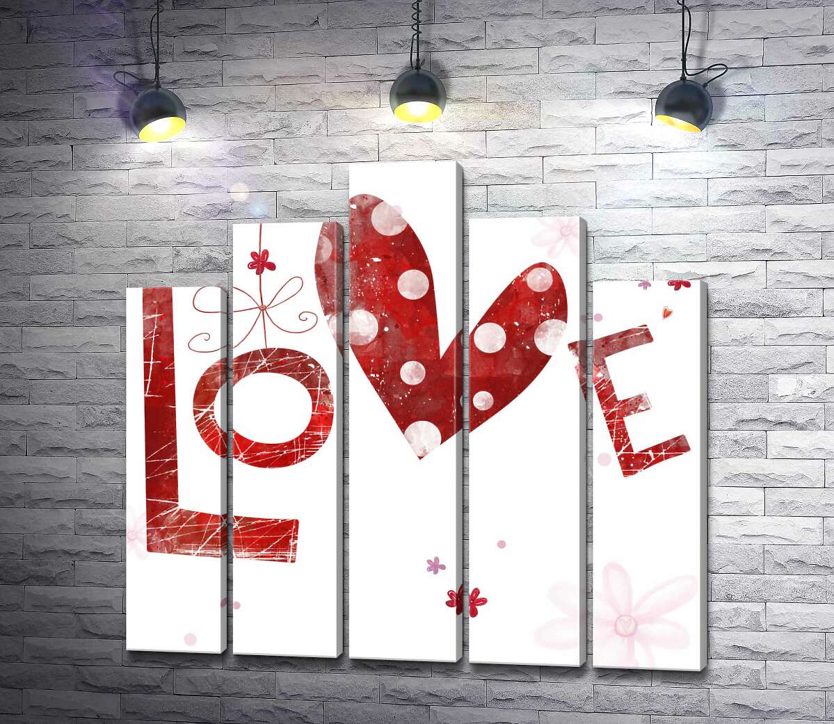 модульна картина Плямисте сердечко прикрашає напис "love" (Модуль №29)