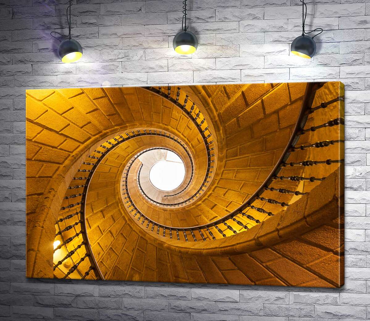 картина Теплые оттенки света на каменной спирали лестницы