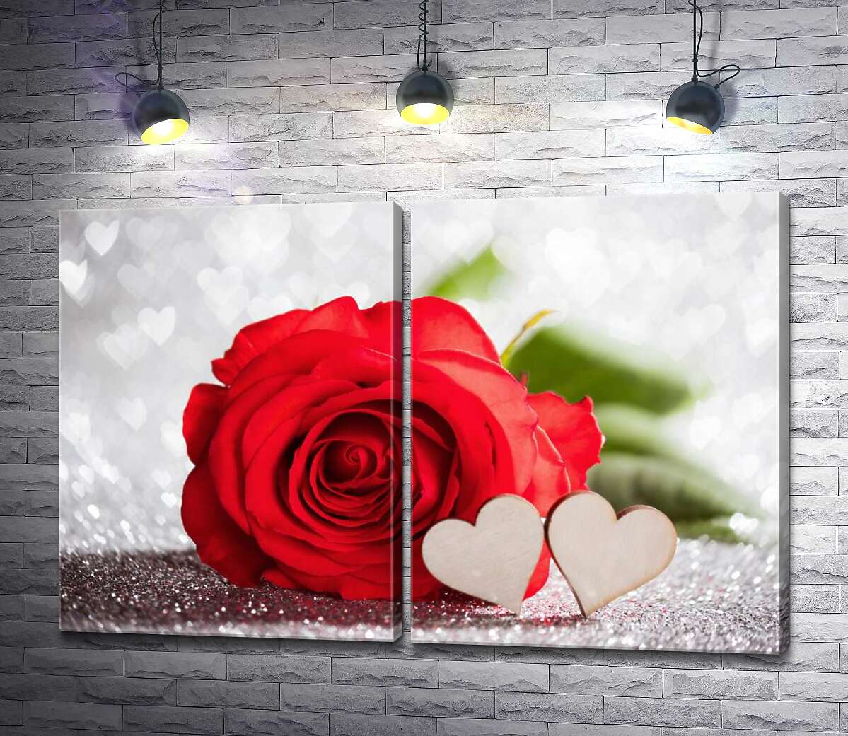 модульна картина Дерев'яні серця поєднались біля червоної троянди