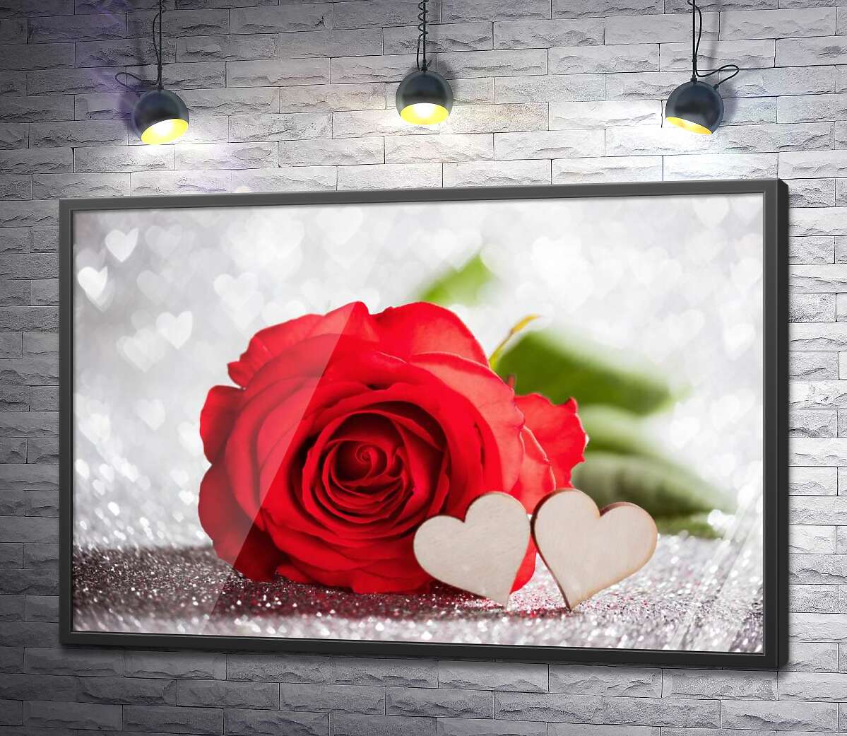 постер Деревянные сердца соединились у красной розы
