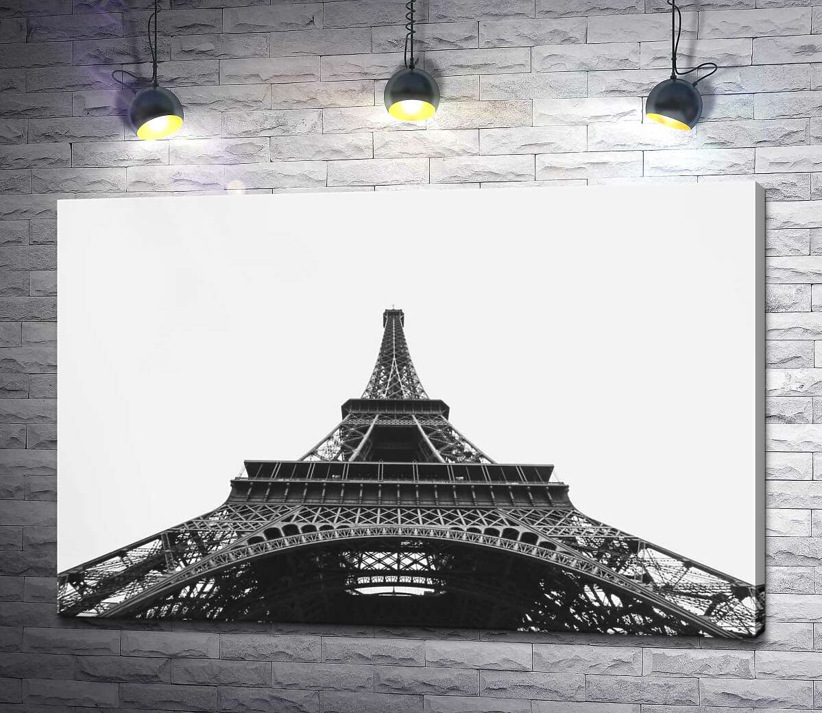 картина Железный шпиль Эйфелевой башни (Eiffel tower) исчезает в облачном небе
