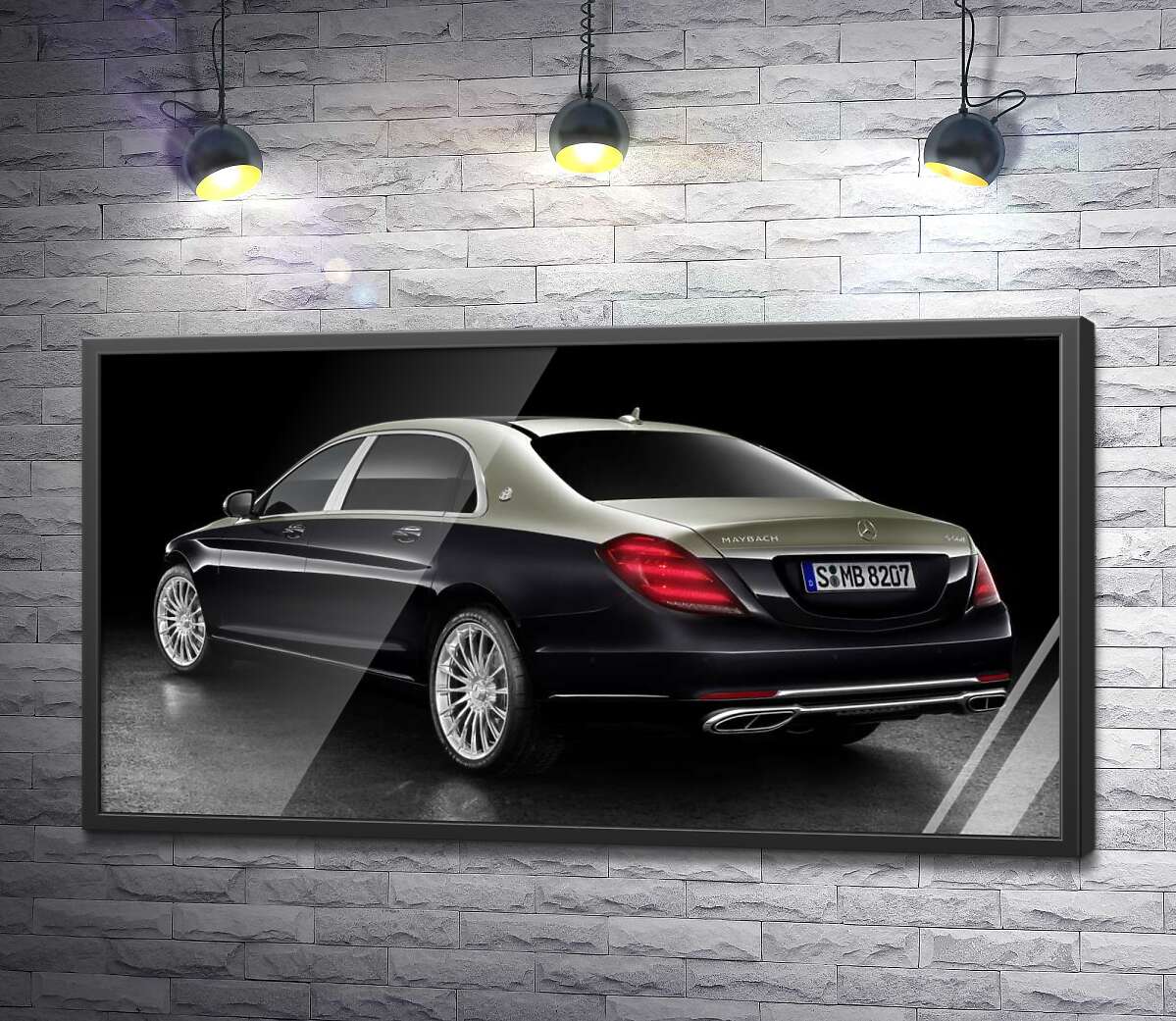 постер Чорна поверхня престижного автомобіля Mercedes-Maybach S-Class