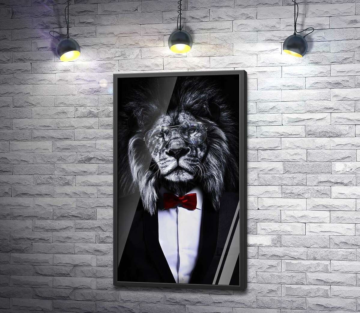 постер Поважний лев в окулярах та костюмі