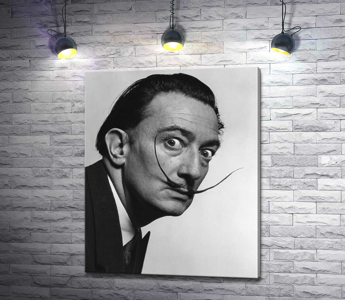картина Художник Сальвадор Дали (Salvador Dali) со знаменитыми усами