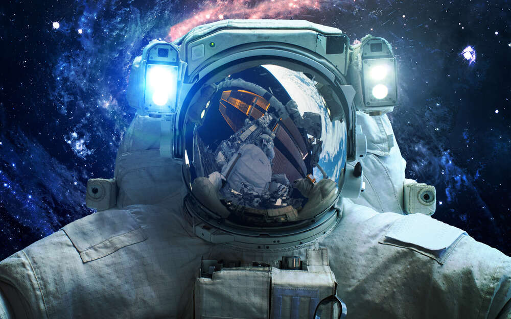 картина-постер Відліт космонавта від корабля у відкритий космос