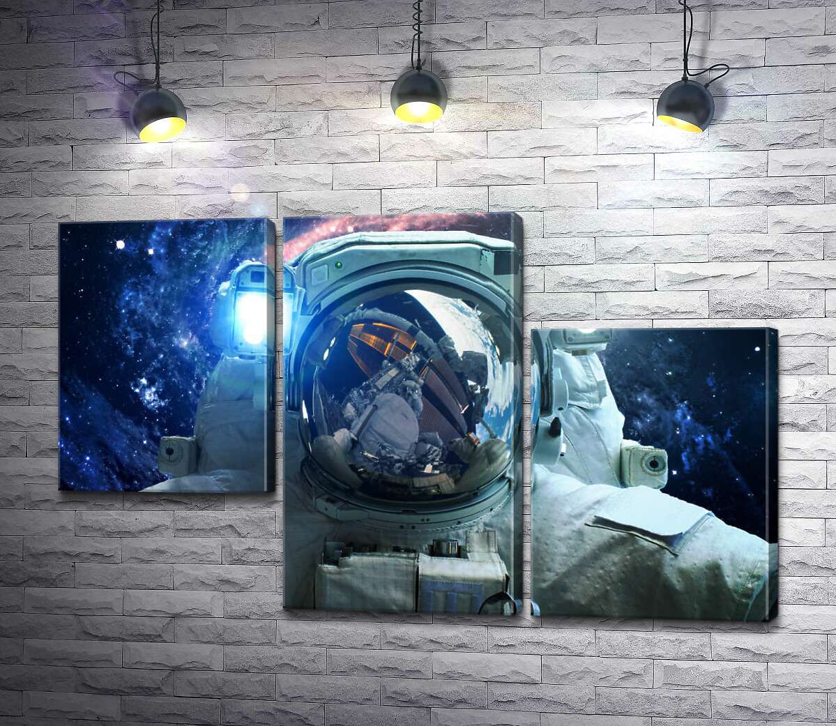 модульная картина Отлет космонавта от корабля в открытый космос (Модуль №13)