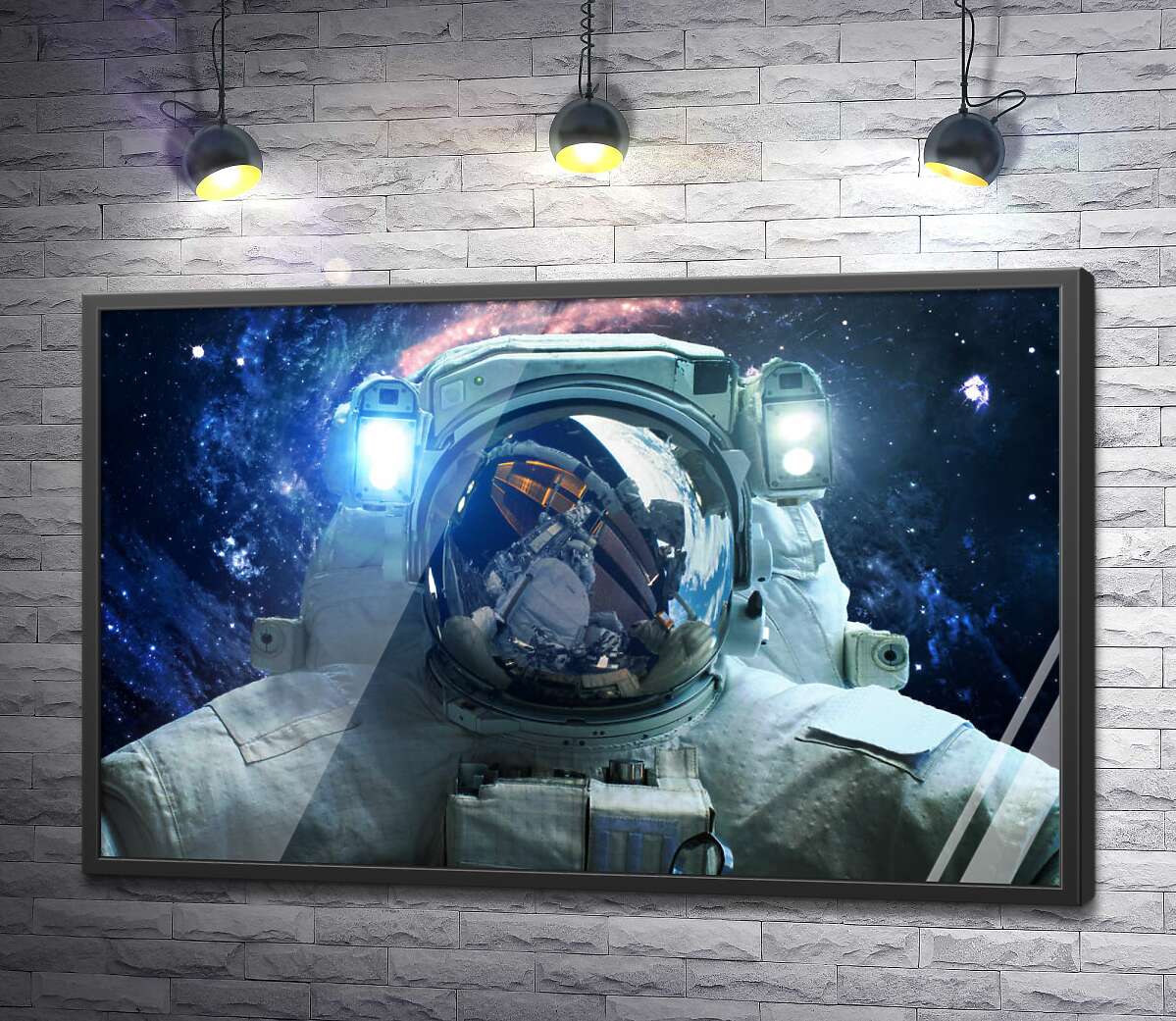 постер Отлет космонавта от корабля в открытый космос