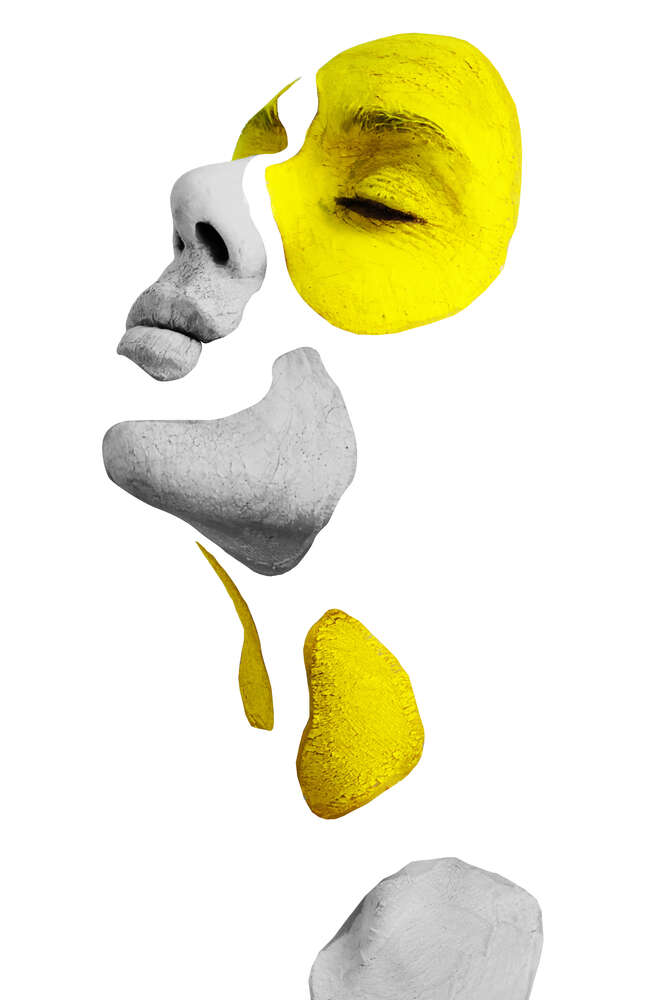 картина-постер Насолода в жовто-сірих акцентах обличчя дівчини