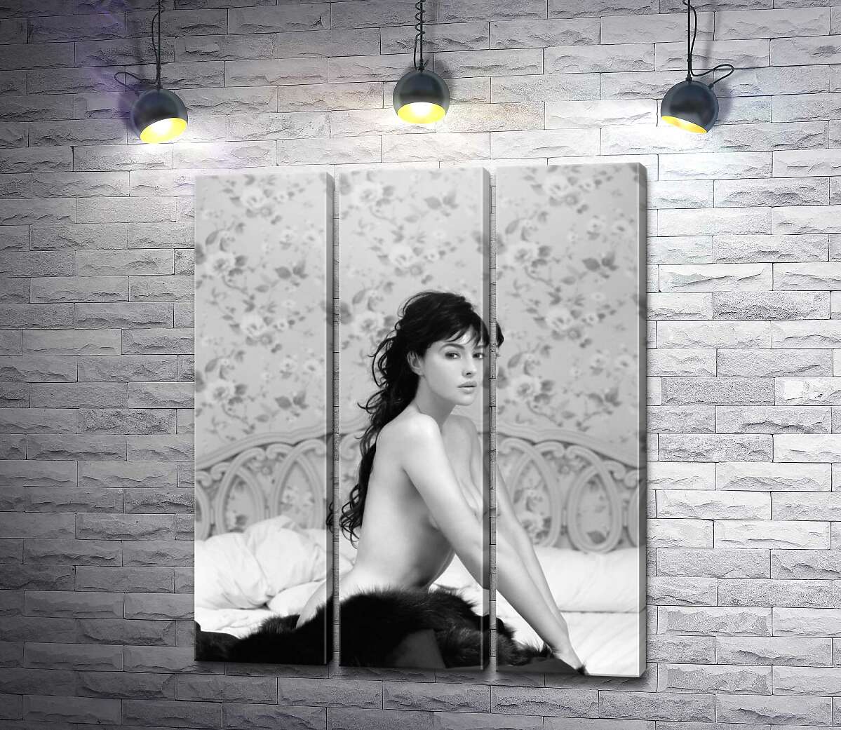 модульная картина Моника Беллуччи (Monica Bellucci) эротично позирует в постели (Модуль №2)