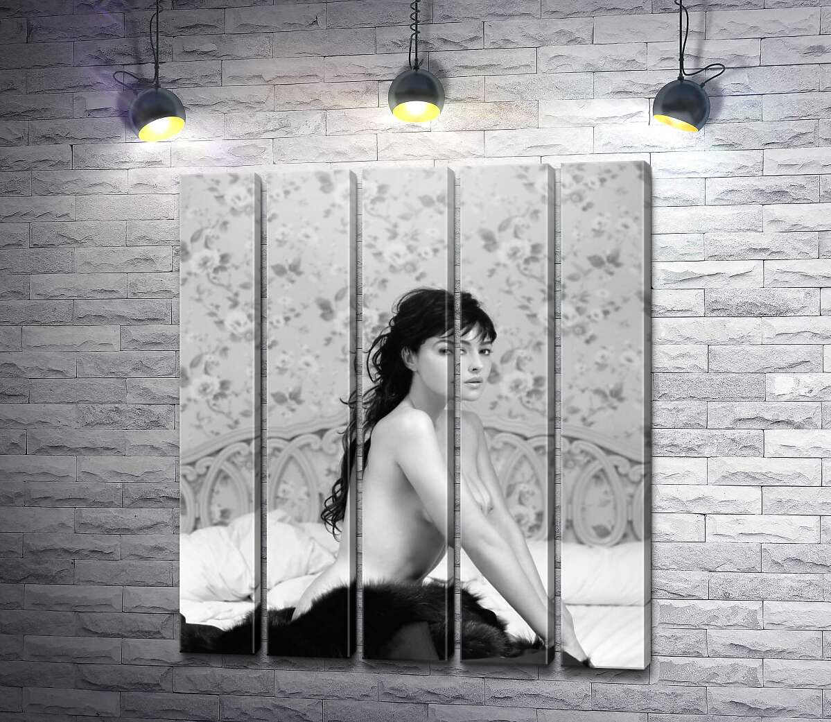модульная картина Моника Беллуччи (Monica Bellucci) эротично позирует в постели (Модуль №26)