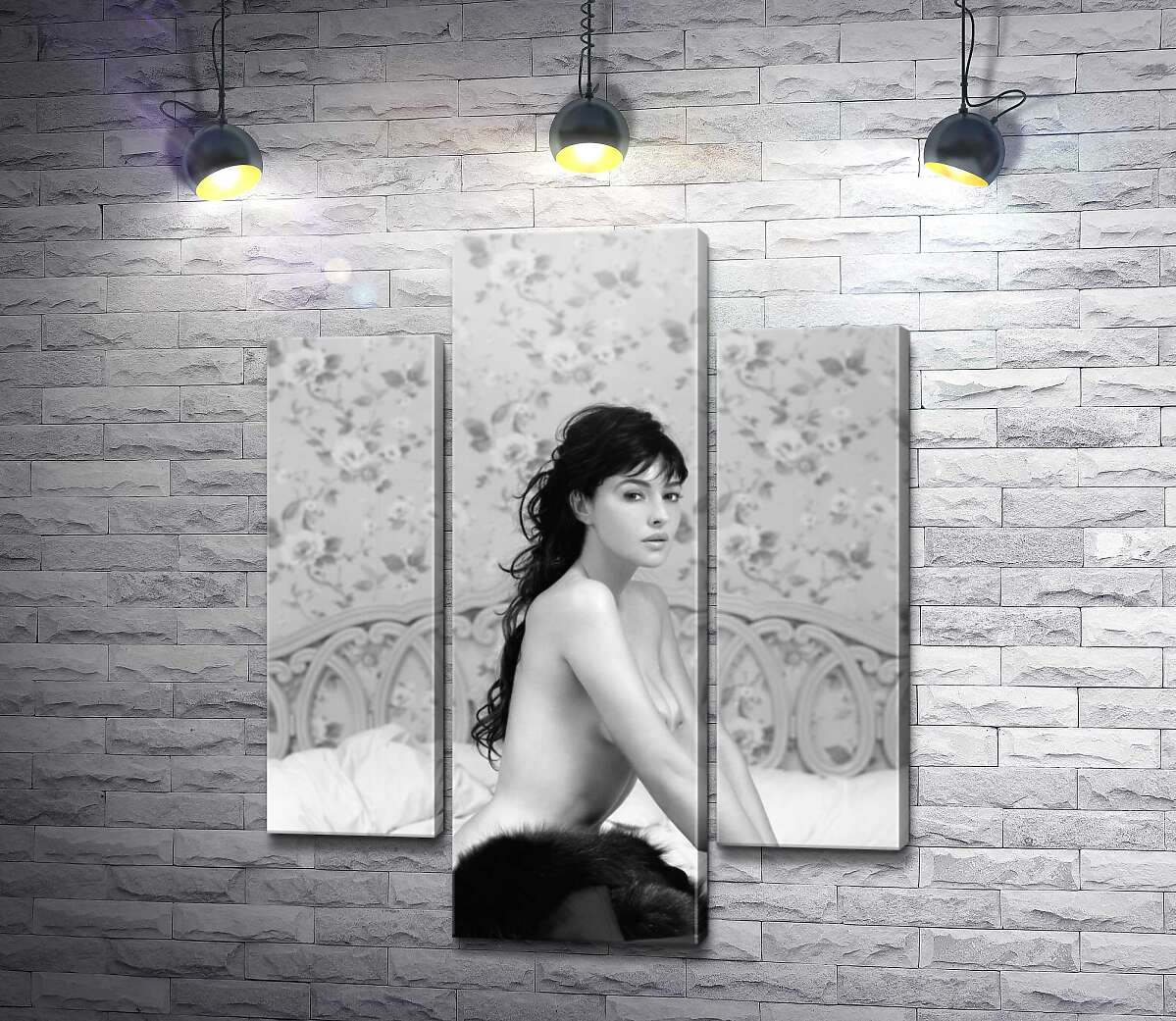 модульная картина Моника Беллуччи (Monica Bellucci) эротично позирует в постели (Модуль №10)