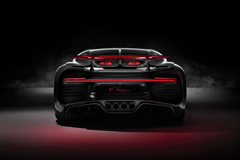 картина-постер Инопланетный дизайн задней части автомобиля Bugatti Chiron