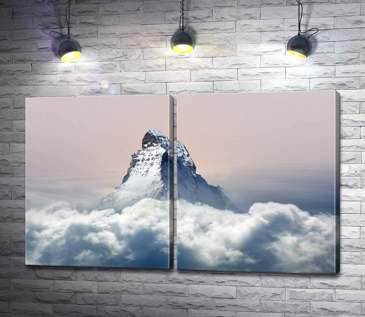 модульна картина Скелястий пік гори Матергорн (Matterhorn) оточений пухнастим шаром хмар