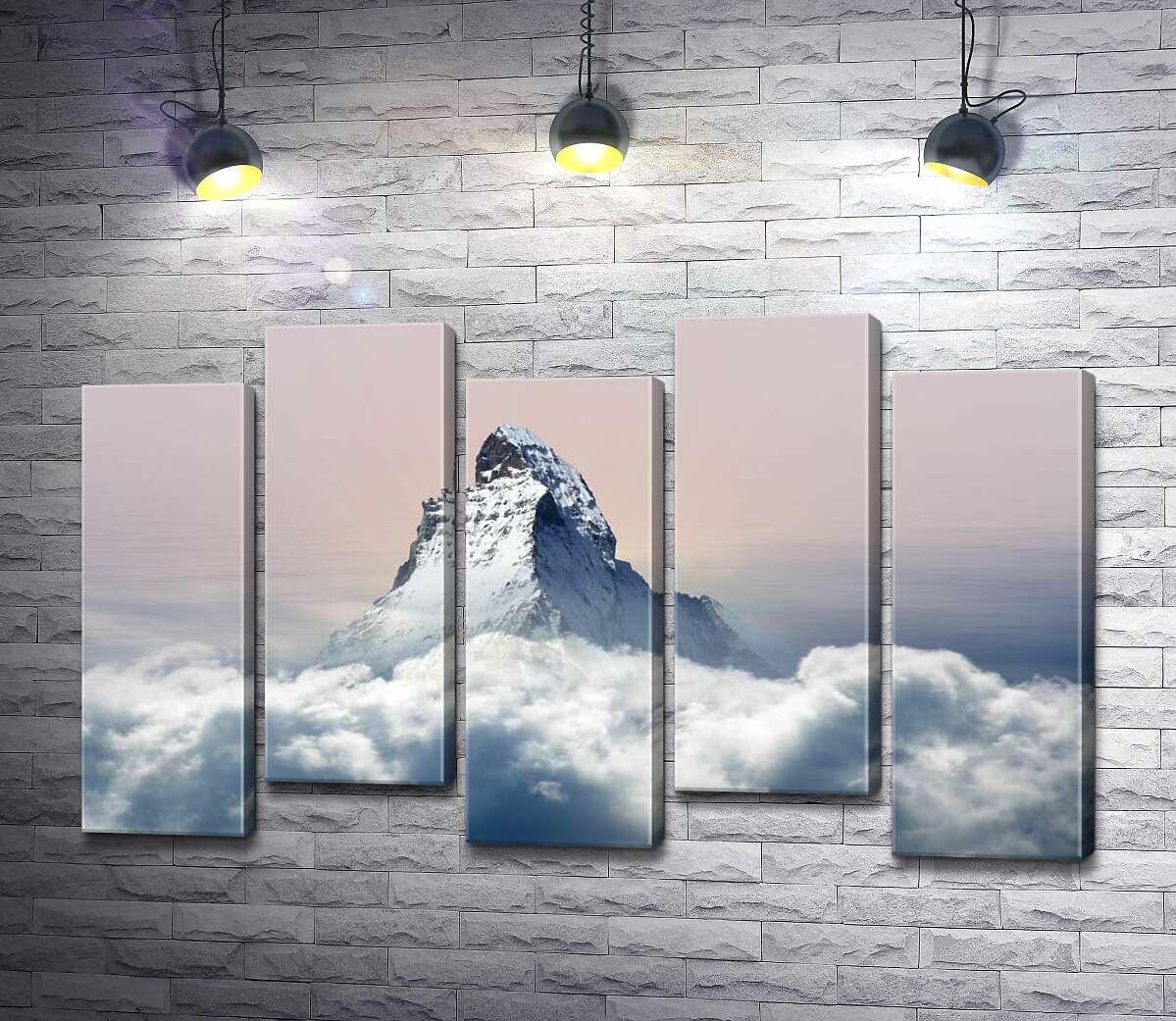 модульна картина Скелястий пік гори Матергорн (Matterhorn) оточений пухнастим шаром хмар (Модуль №30)