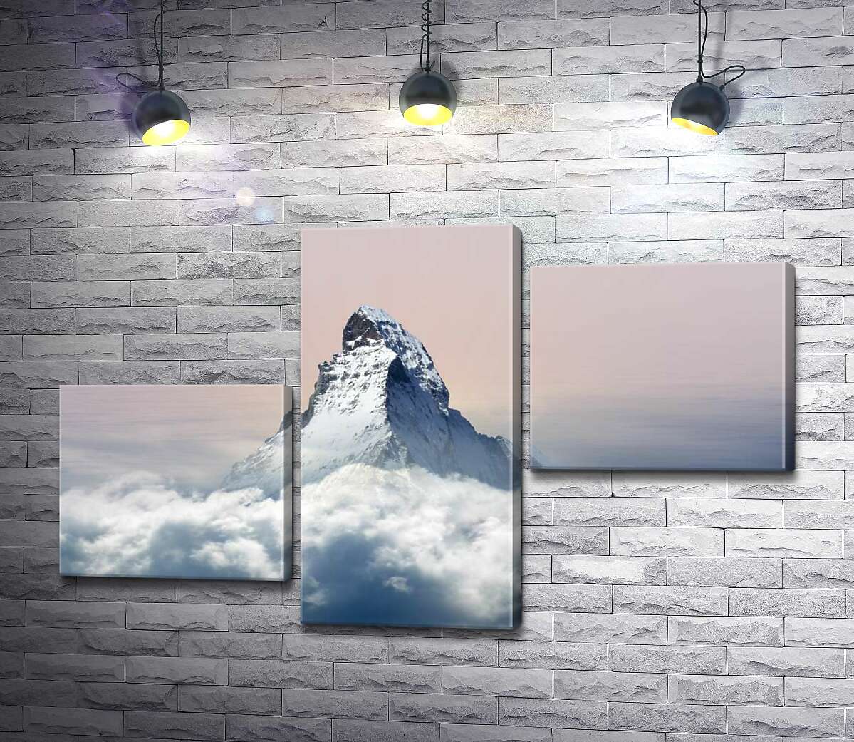 модульна картина Скелястий пік гори Матергорн (Matterhorn) оточений пухнастим шаром хмар (Модуль №12)