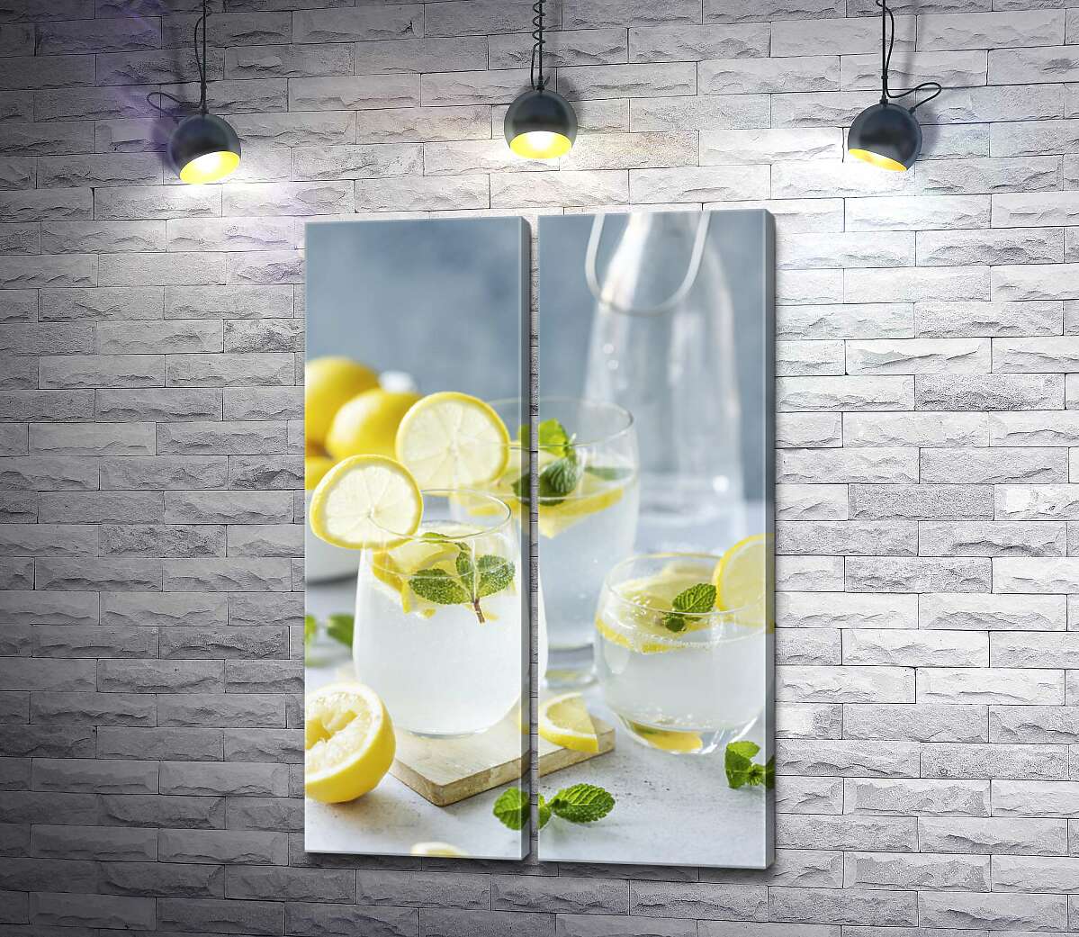 модульная картина Прозрачные стаканы с освежающе-холодным лимонадом