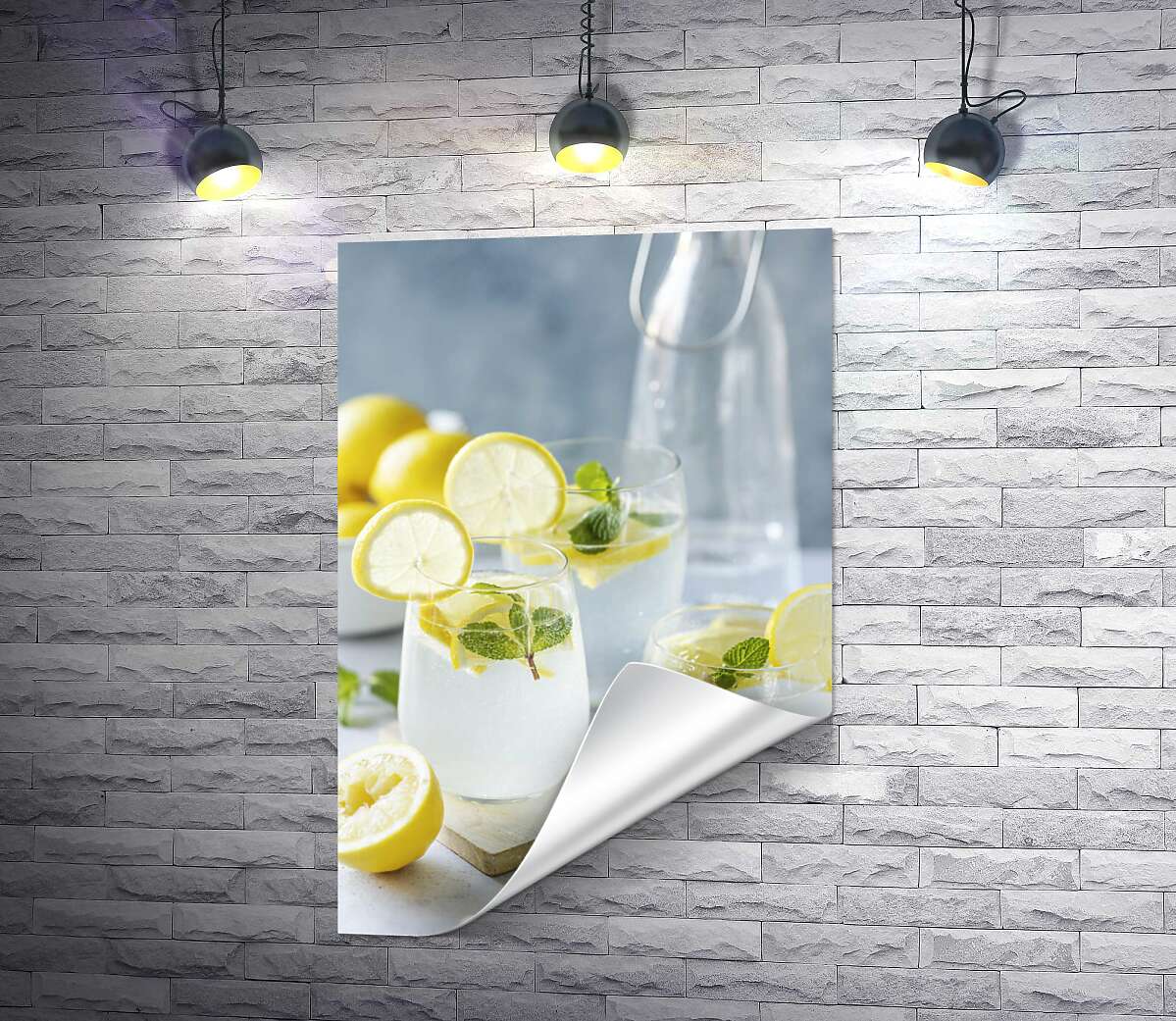 печать Прозрачные стаканы с освежающе-холодным лимонадом