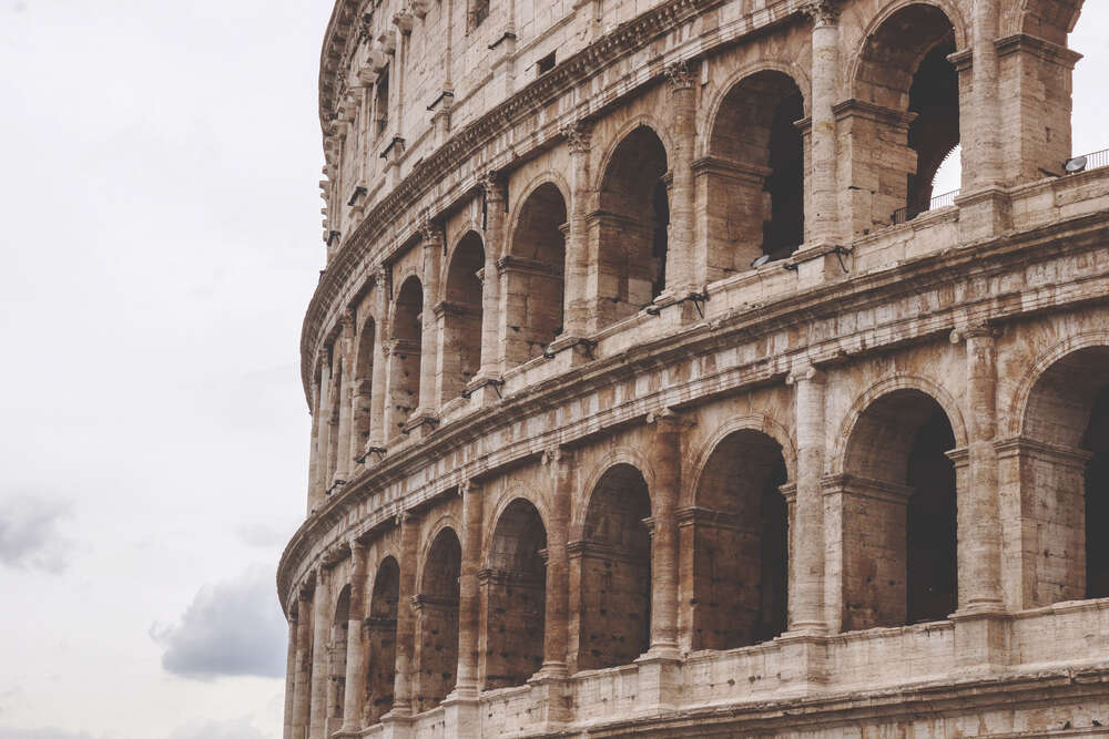 картина-постер Каменные арки мощного сооружения Колизея (Coliseum)