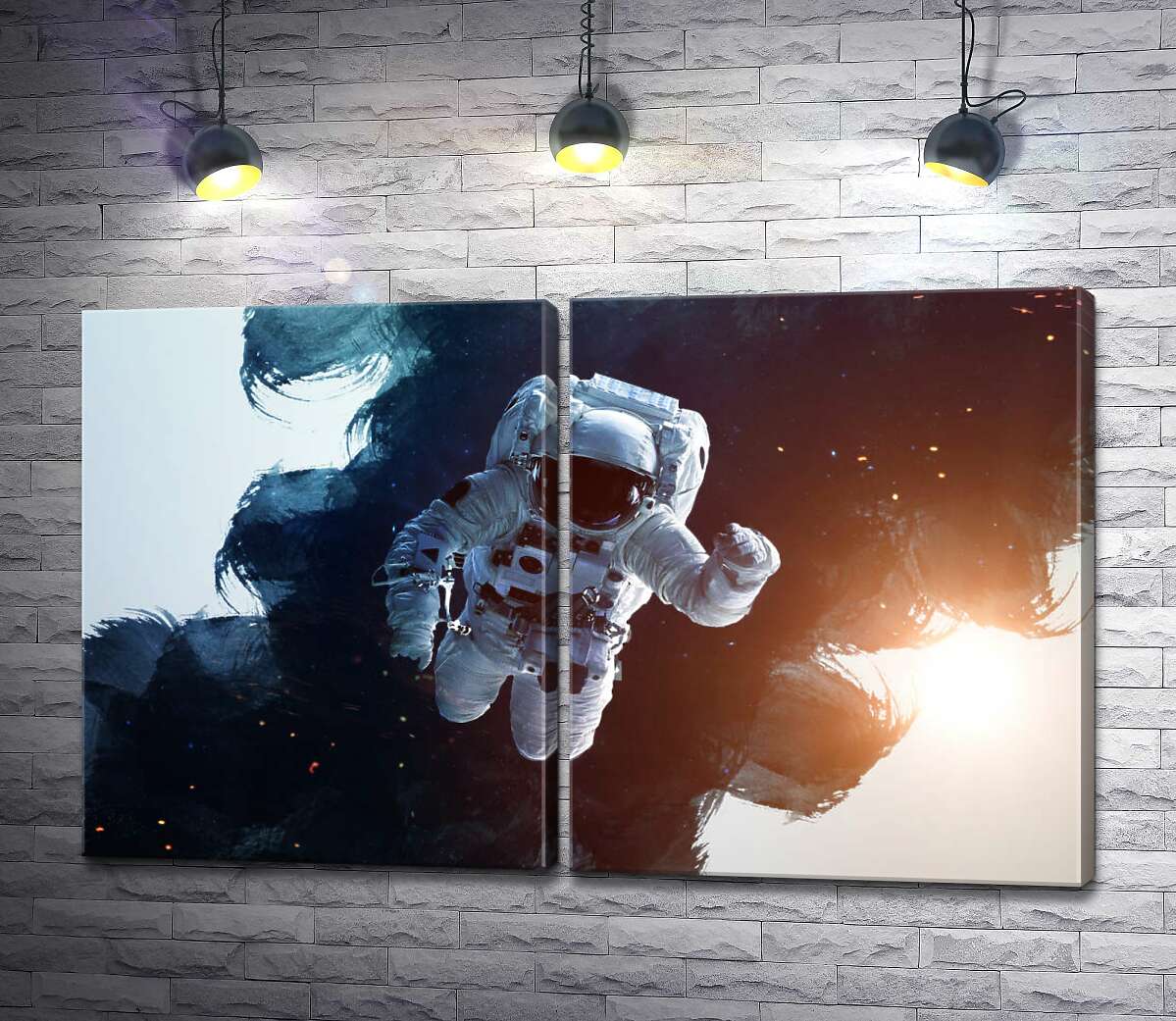 модульная картина Белый скафандр космонавта контрастирует с космическим пространством