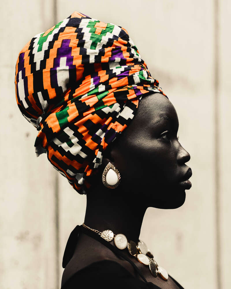 картина-постер Красочный узор на тюрбане африканки