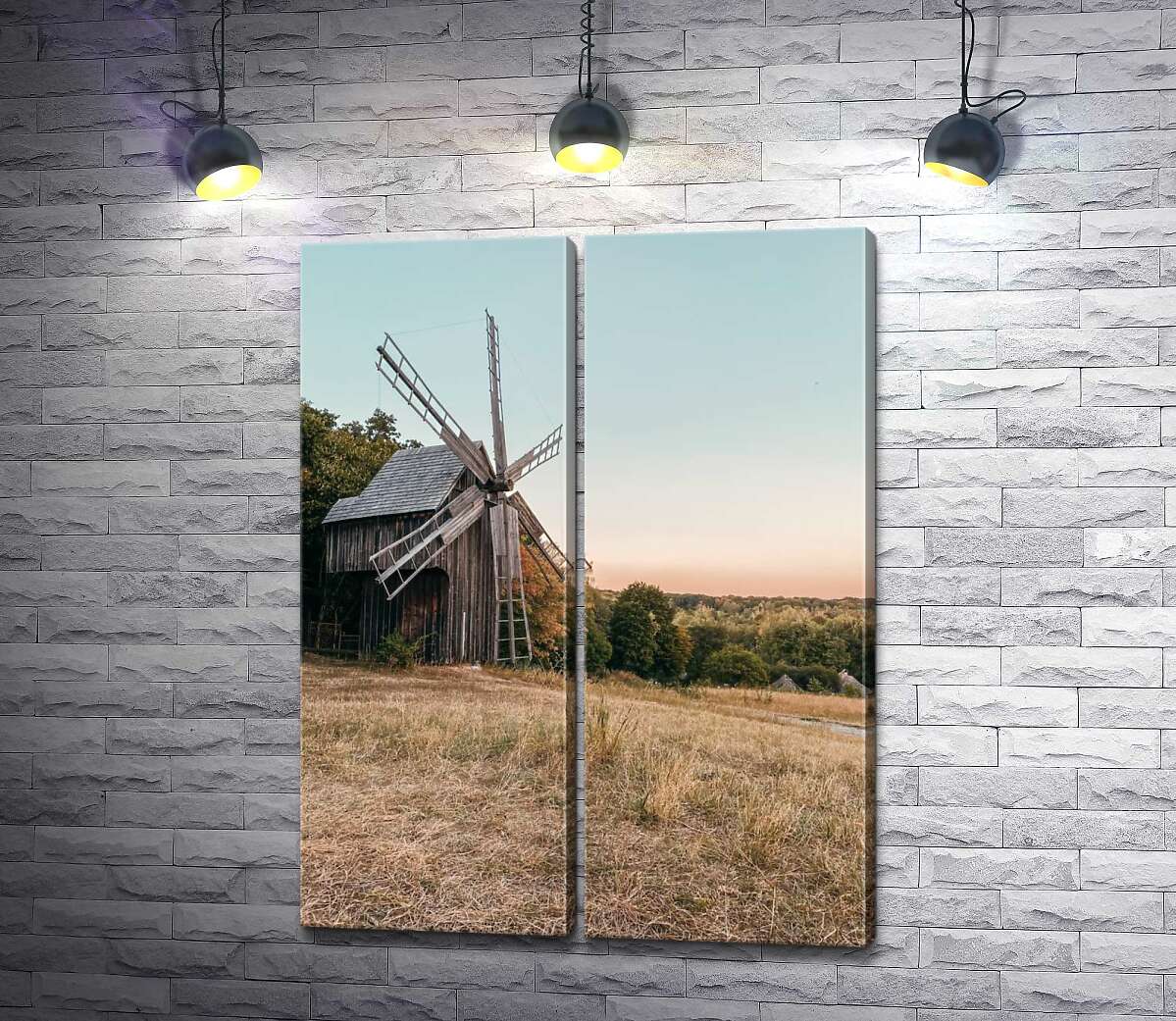 модульная картина Ветряная мельница одиноко стоит на краю леса