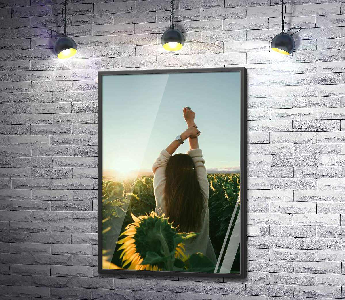 постер Поле подсолнухов окутывает девушку летним наслаждением