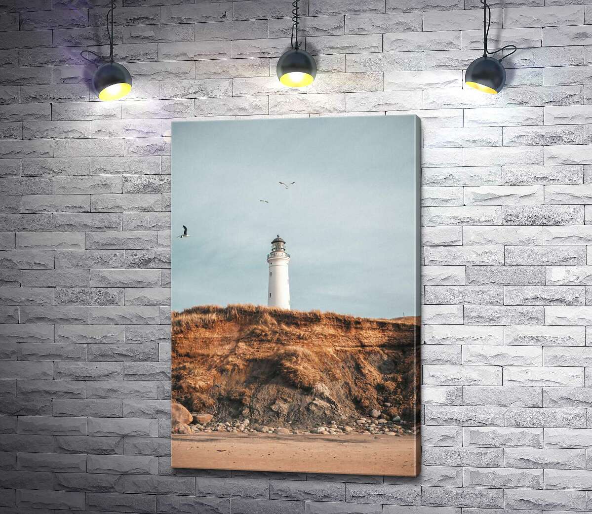 картина Вид маяк с морского пляжа