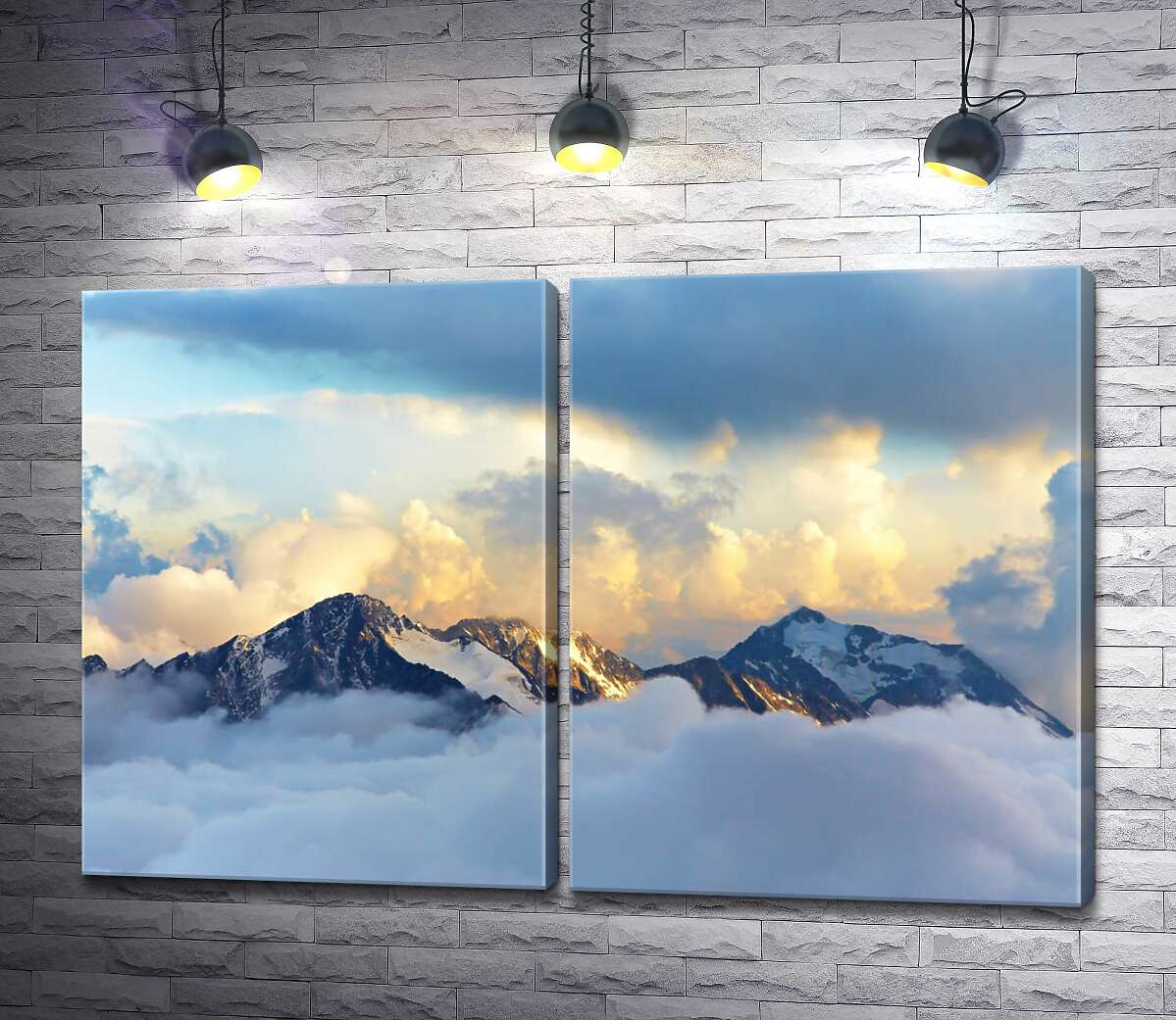 модульная картина Вершины гор в пушистых облаках