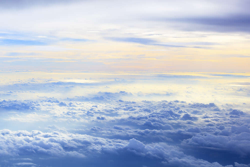 картина-постер Високо над хмарами
