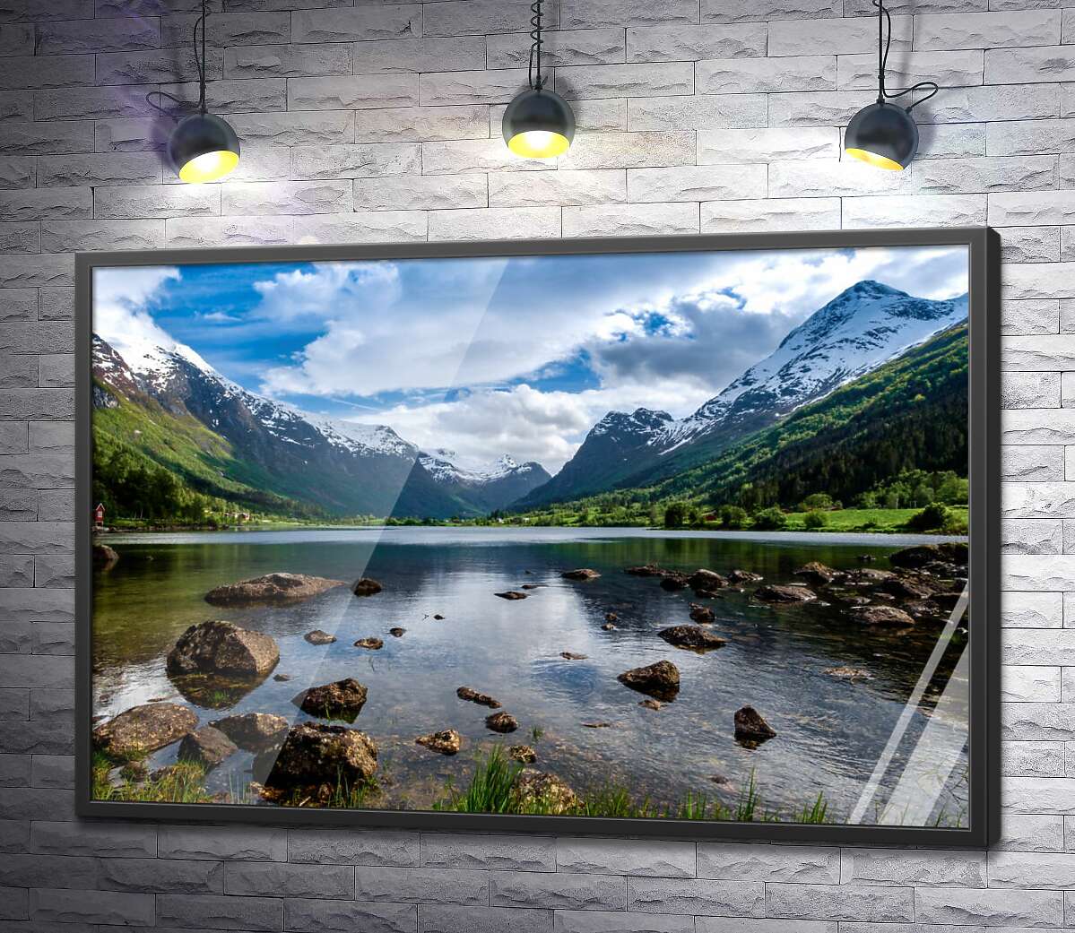 постер Мальовниче озеро, оточене горами Норвегії