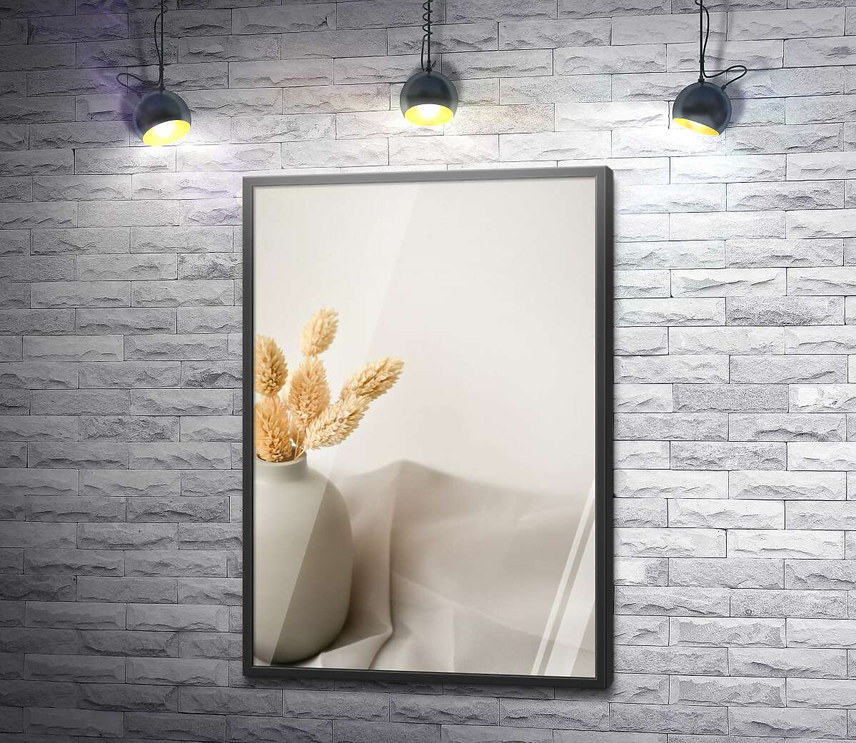 постер Серая ваза с декоративными стеблями