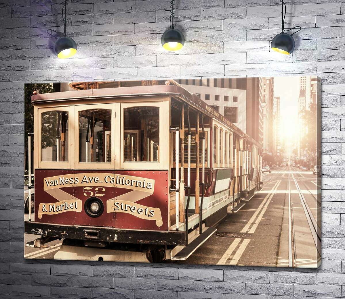 картина Вінтажний трамвай на сонячній вулиці