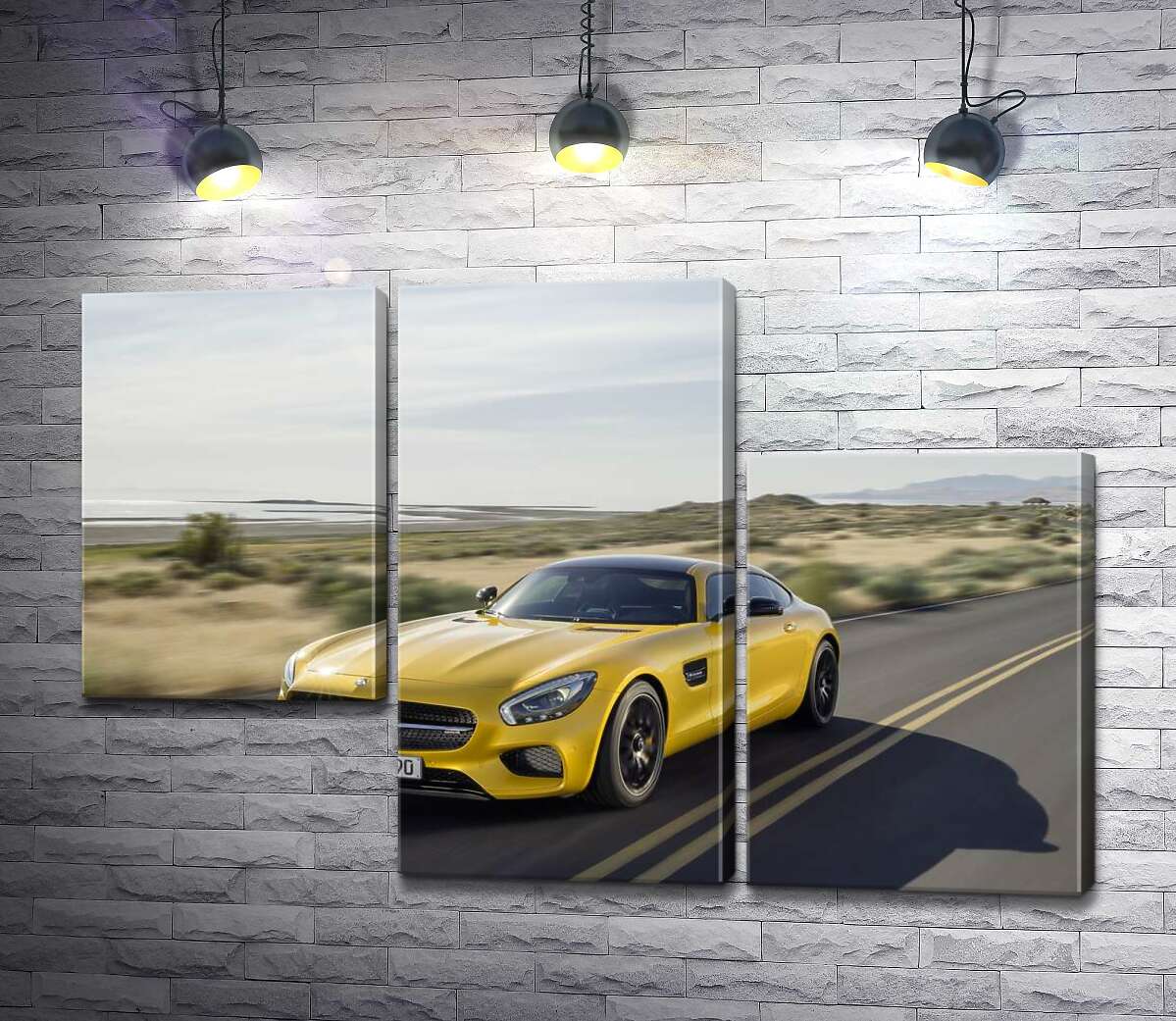 модульная картина Золотой автомобиль Mercedes AMG GT мчит по трассе (Модуль №13)