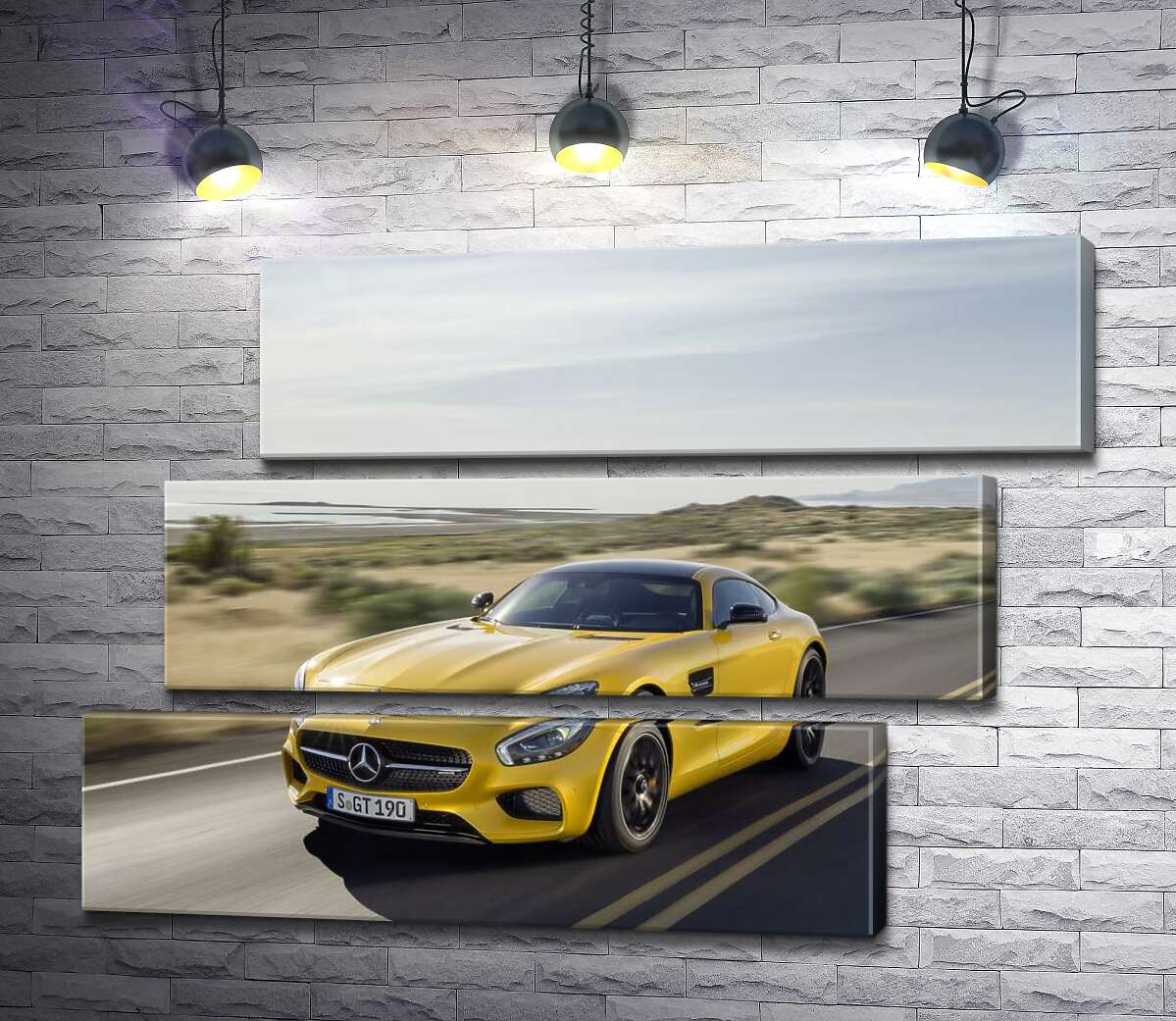 модульна картина Золотий автомобіль Mercedes AMG GT мчить по трасі (Модуль №17)