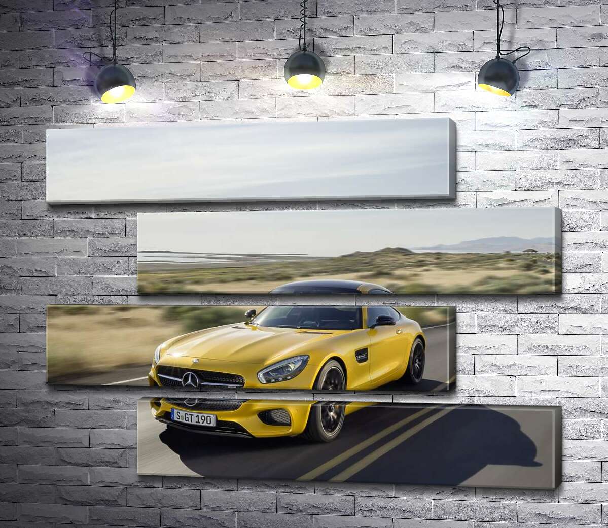 модульна картина Золотий автомобіль Mercedes AMG GT мчить по трасі (Модуль №23)