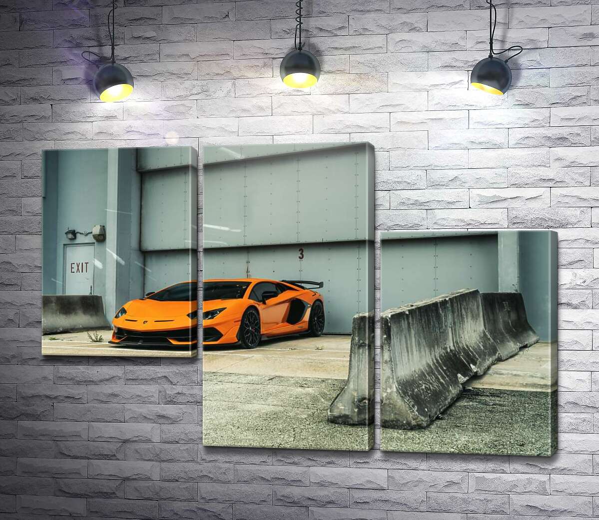модульная картина Оранжевый автомобиль Lamborghini Aventador возле ангара (Модуль №13)