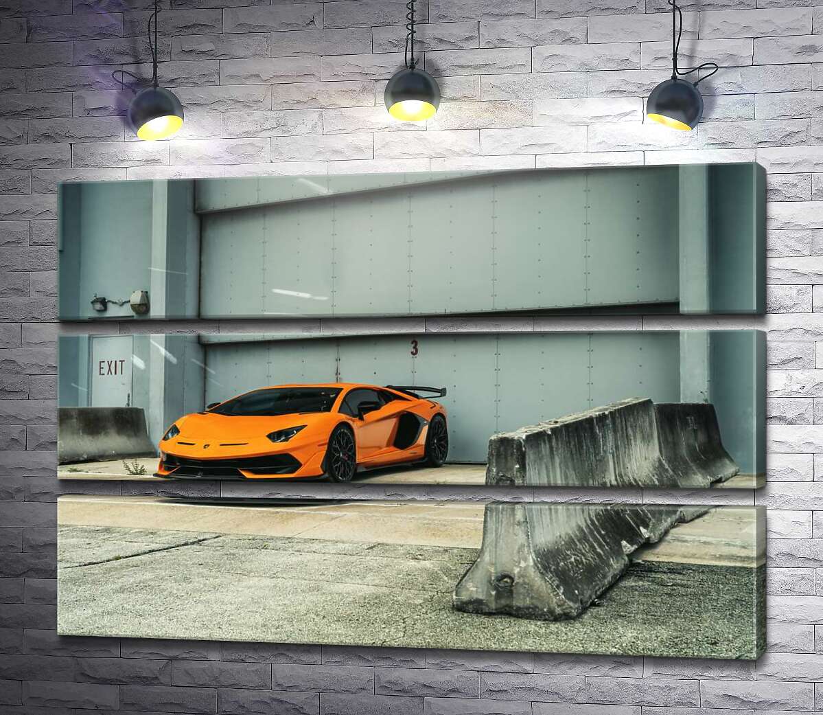 модульна картина Помаранчевий автомобіль Lamborghini Aventador біля ангара (Модуль №15)