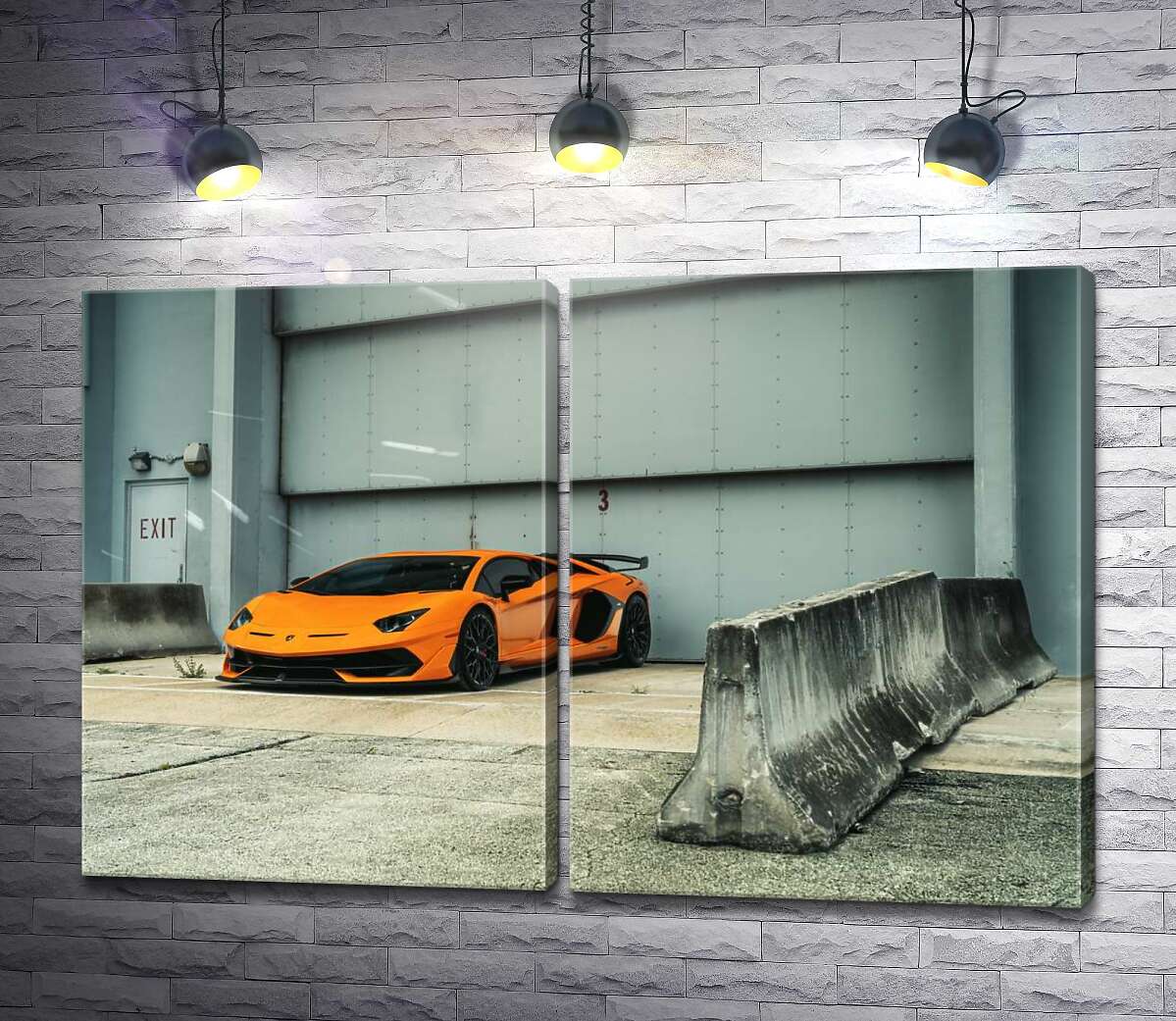 модульная картина Оранжевый автомобиль Lamborghini Aventador возле ангара