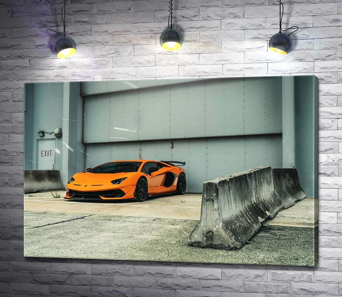 картина Оранжевый автомобиль Lamborghini Aventador возле ангара