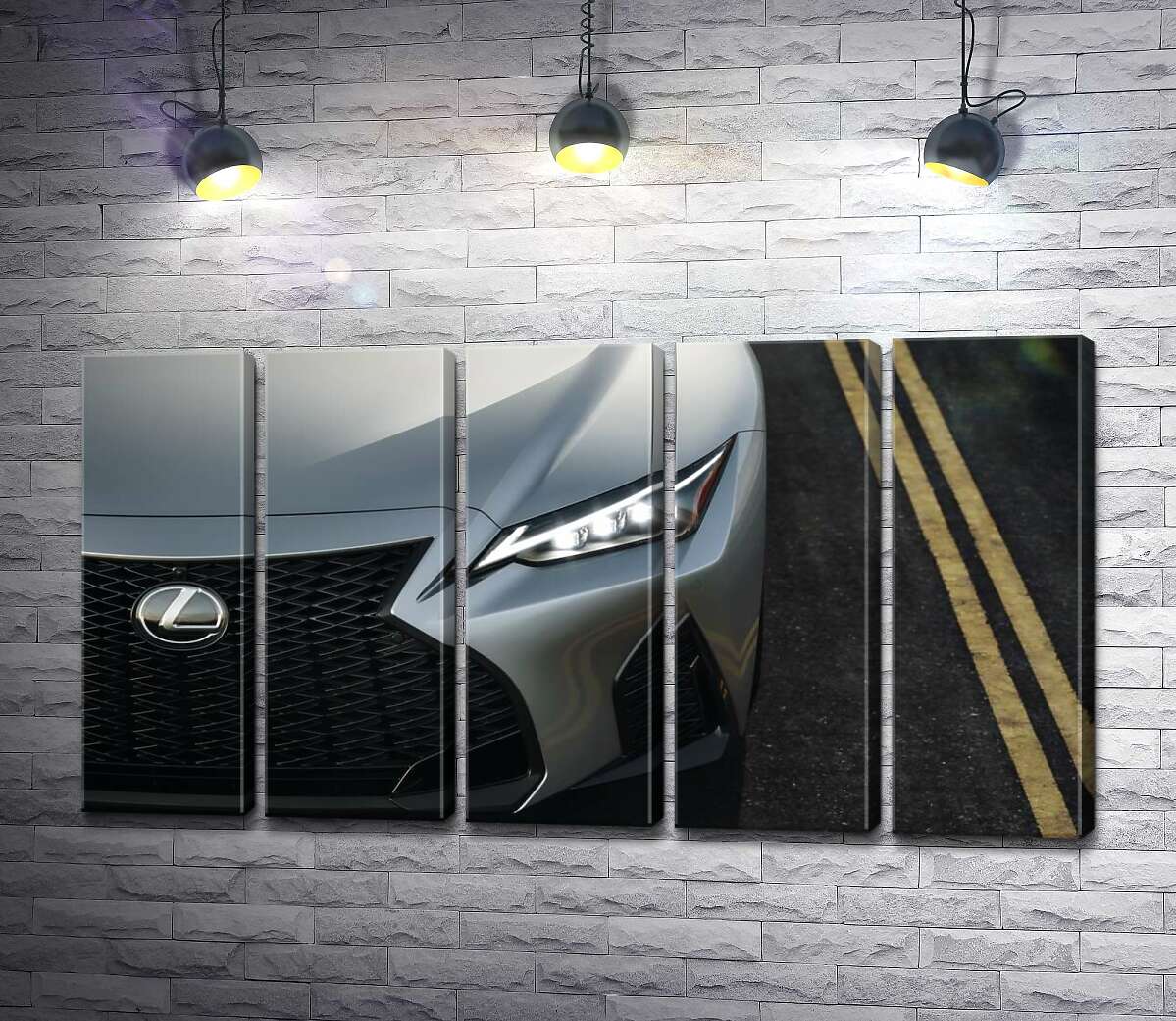 модульная картина Изящная фара серебристого автомобиля Lexus IS 300 (Модуль №26)