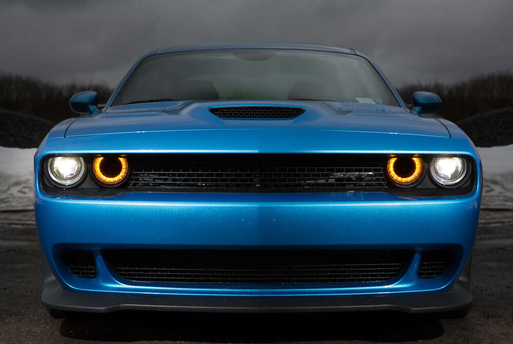 картина-постер Анфас синего автомобиля Dodge Challenger SRT Hellcat 2019