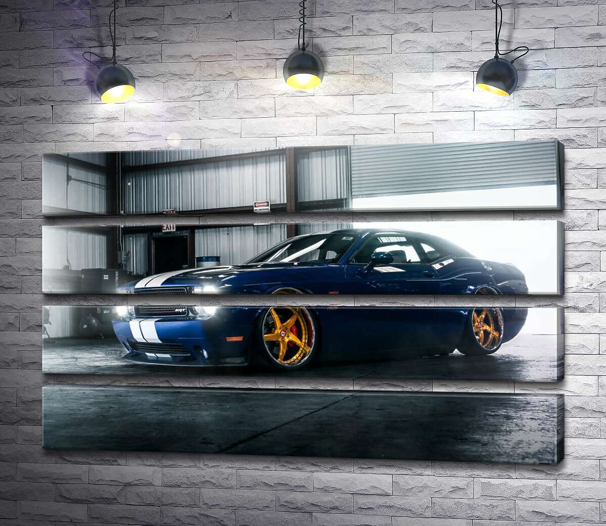 модульна картина Синій спорткар Dodge Challenger заїжджає в гараж (Модуль №22)