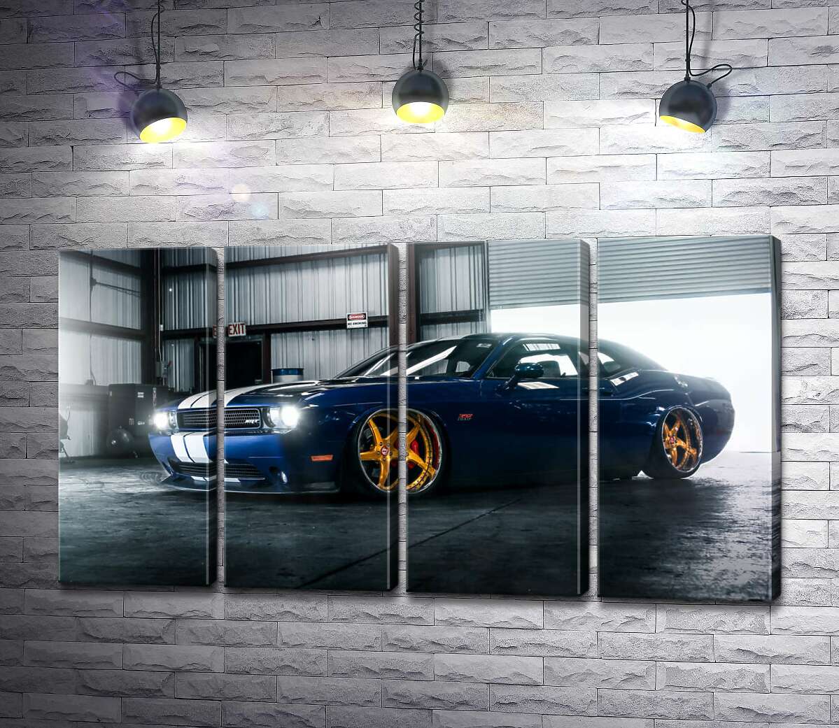 модульная картина Синий спорткар Dodge Challenger заезжает в гараж (Модуль №24)