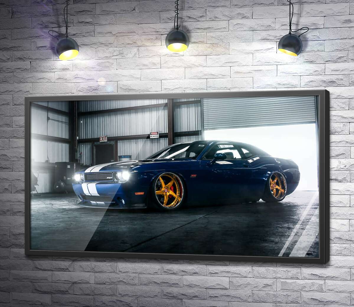 постер Синий спорткар Dodge Challenger заезжает в гараж