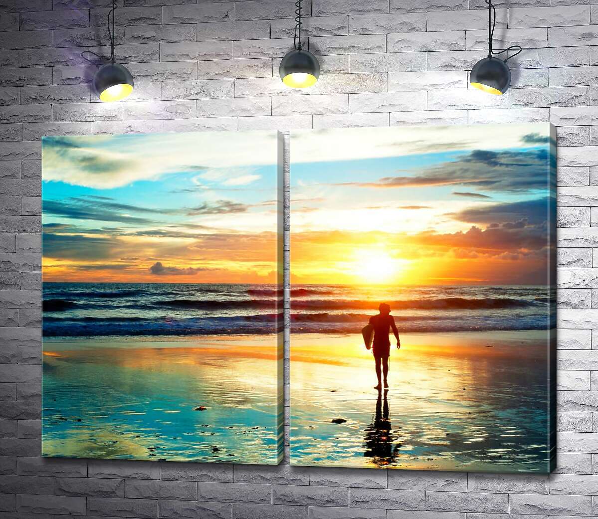 модульная картина Серфер на пляже залитом красками заката