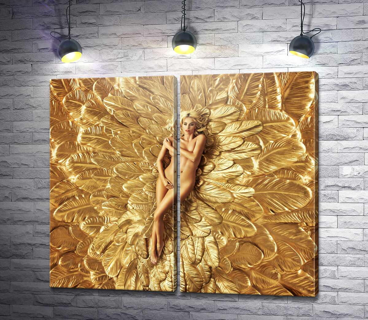 модульная картина Девушка лежит на золотых крыльях