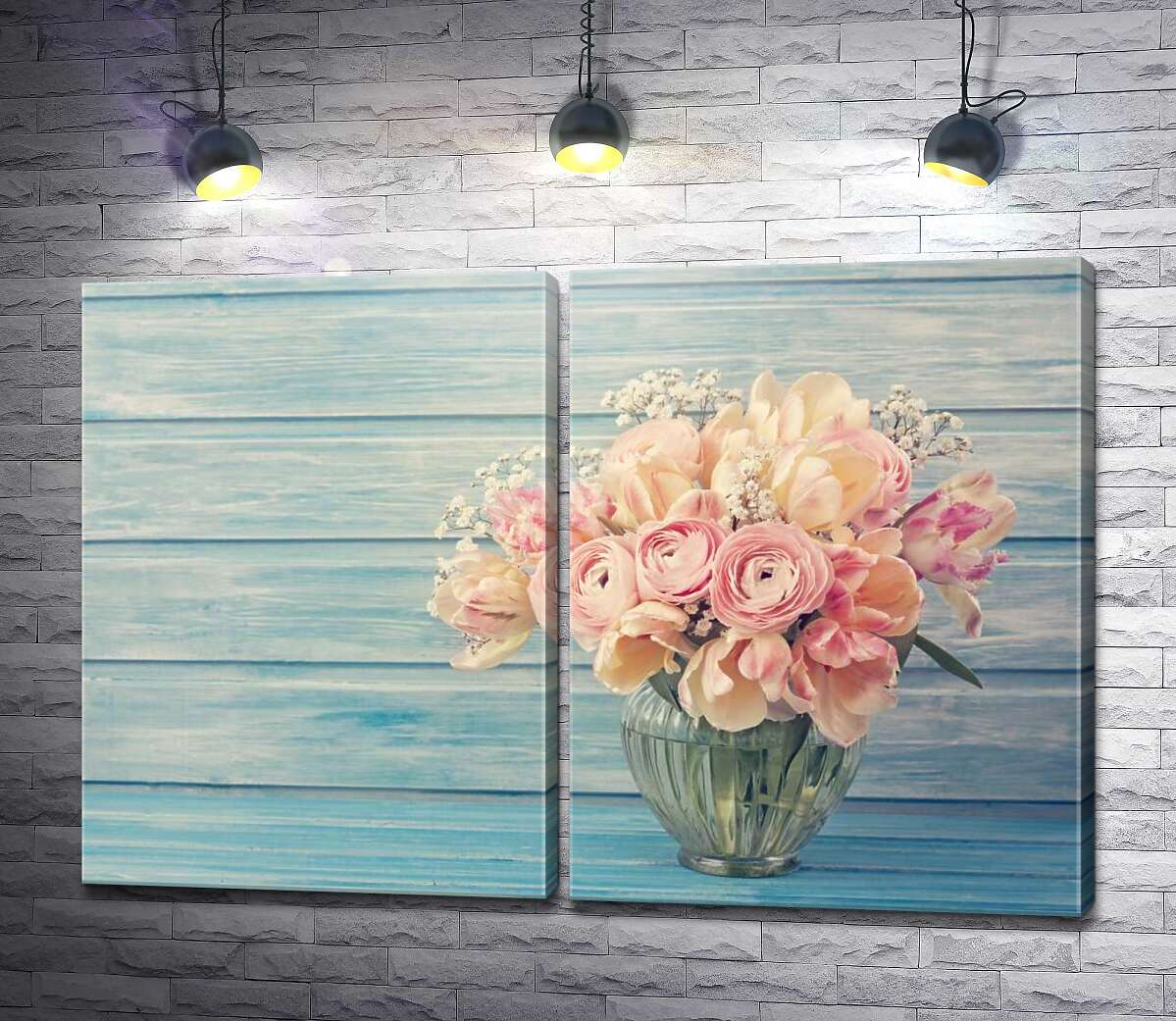 модульная картина Натюрморт в пастельных тонах из роз и тюльпанов