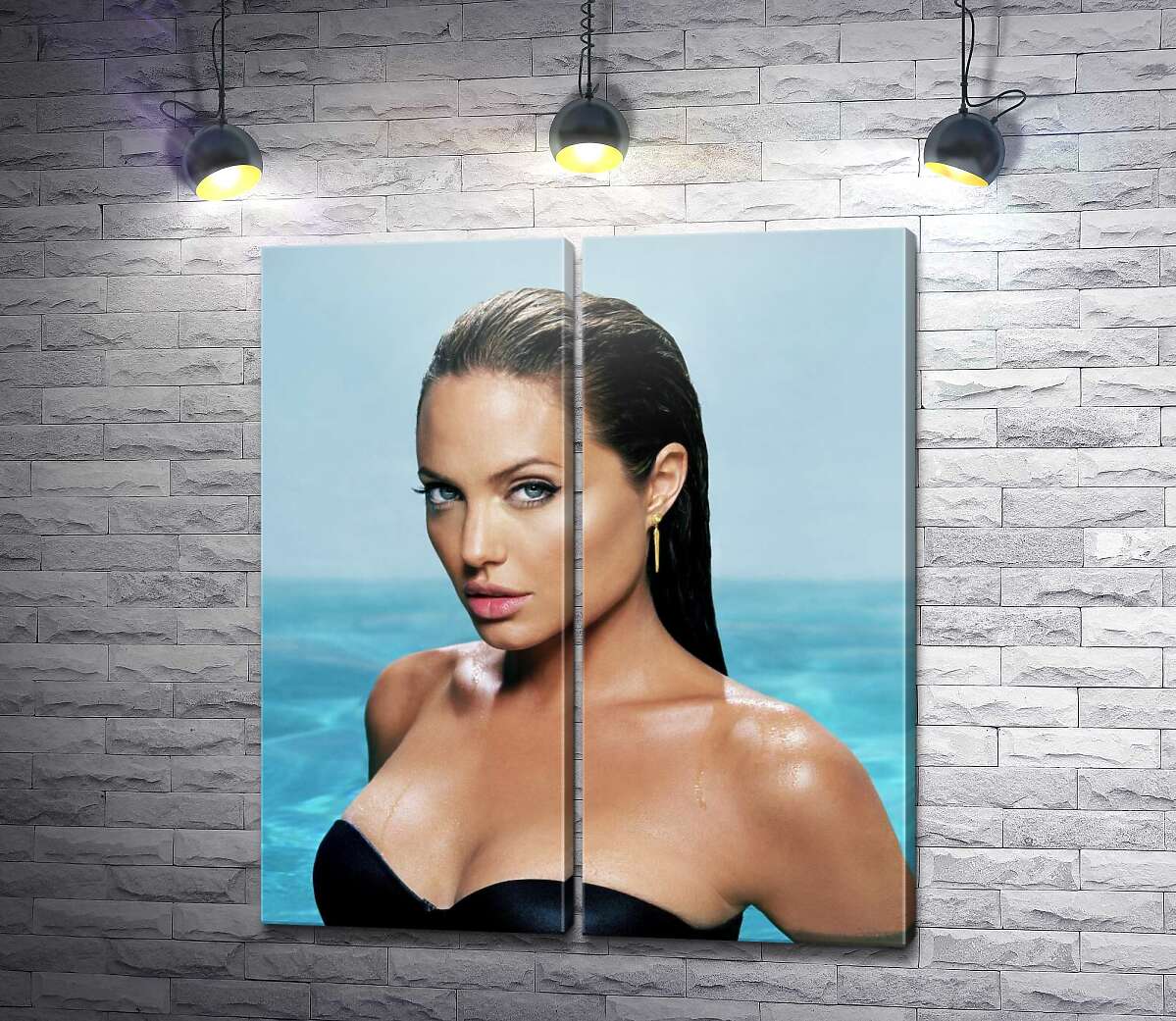 модульна картина Прекрасна Анджеліна Джолі у воді